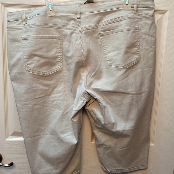 Q Talbots stretch solid very light gray plus size denim pedal pushers size 24W - Picture 2 of 4